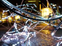 Die Lichtinstallation "Stringed" von Gijs van Bon wechselte für das Lichtfest XXL seinen Standort und war auf dem Augustusplatz Leipzig zu sehen.