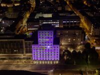 Mit 21 Lichtprojekten um den gesamten Innenstadtring feierte das Lichtfest Leipzig 35 Jahre Friedliche Revolution. ©Punctum/Bertram Kober