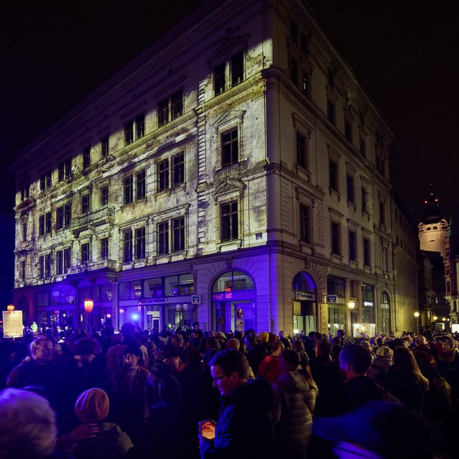 Lichtfest Leipzig 2025: Lichtweg mit dem Projekt „Sichtbar werden“ von Lukas Taido