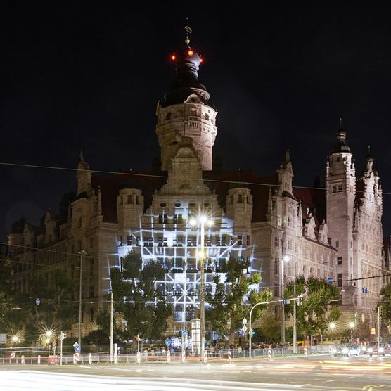 Lichtfest Leipzig 2019: Eröffnung Lichtraum 5 "Jetzt oder nie – Demokratie!" am Goerdeler-Denkmal am Neuen Rathaus Leipzig