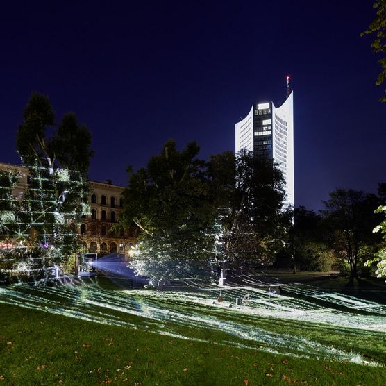 Lichtfest Leipzig 2019: Lichtraum 6 "Für ein offenes Land mit freien Menschen!" im Schillerpark (Lenné-Anlage)