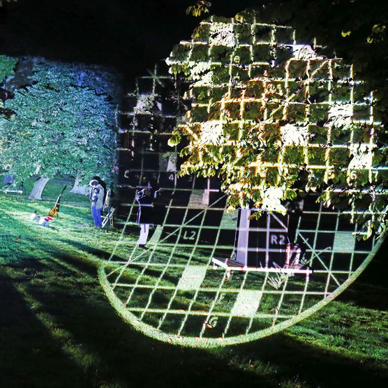 Lichtfest Leipzig 2019: Lichtraum 6 "Für ein offenes Land mit freien Menschen!" im Schillerpark (Lenné-Anlage)