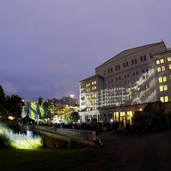 Lichtfest Leipzig 2019: Eröffnung Lichtraum 3 "Schließt euch an!" im Park am Schwanenteich