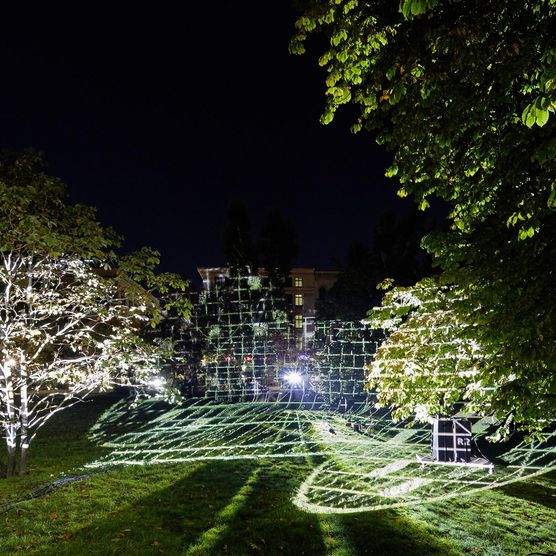 Lichtfest Leipzig 2019: Lichtraum 6 "Für ein offenes Land mit freien Menschen!" im Schillerpark (Lenné-Anlage)