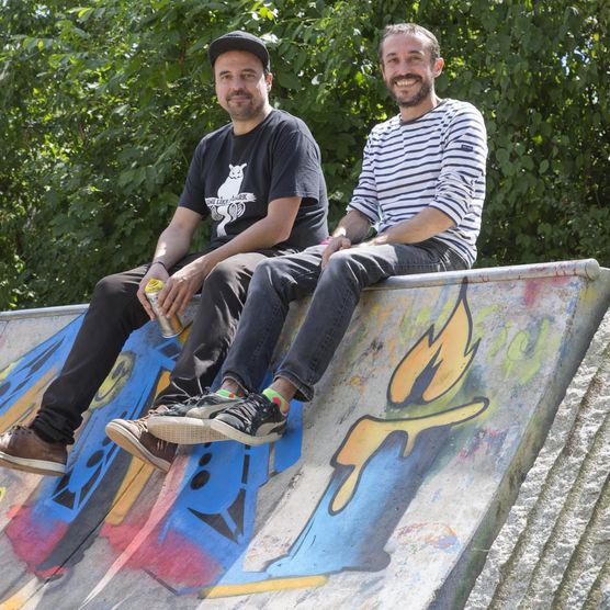Die Franzosen Cart’1 (Streetartist) und Matthieux Tercieux (Programmierer) arbeiteten im Vorfeld des Lichtfest Leipzig 2022 mit Kindern und Jugendlichen