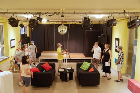 Lichtfest 2021 Lichtfestprojekt „89 Stimmen": Impressionen vom Workshop bei Frauenkultur e. V. 
