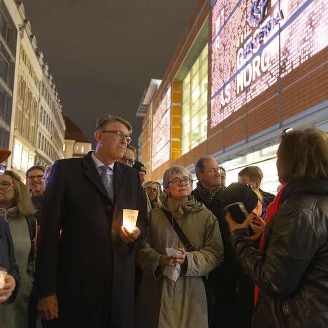 Lichtfest Leipzig 2025: Die Ehrengäste Jung, Kretschmer, Weimer und Co. auf dem Lichtweg