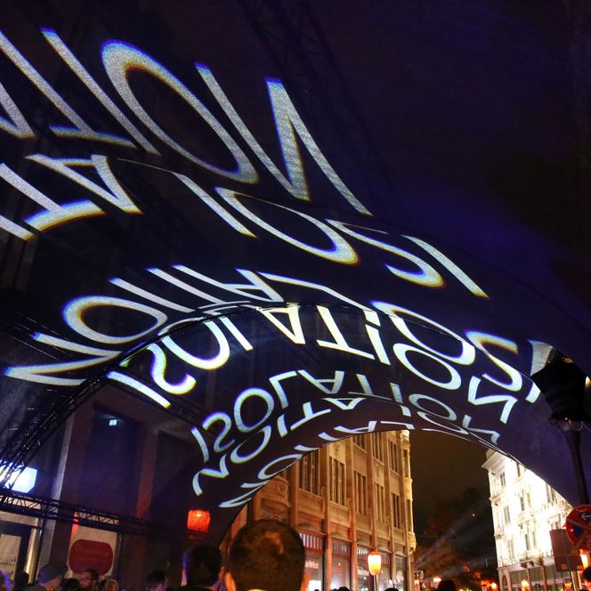 Lichtfest Leipzig 2025: das Auszubildendenprojekt „Gedankenspiegel“