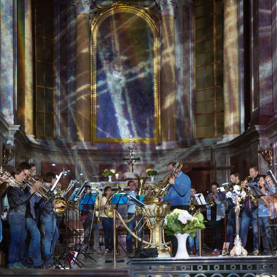 Lichtfest Leipzig 2019: Eröffnung Lichtraum 2 am Nikolaikirchhof "Wir wollen raus!" – "Wir bleiben hier!"