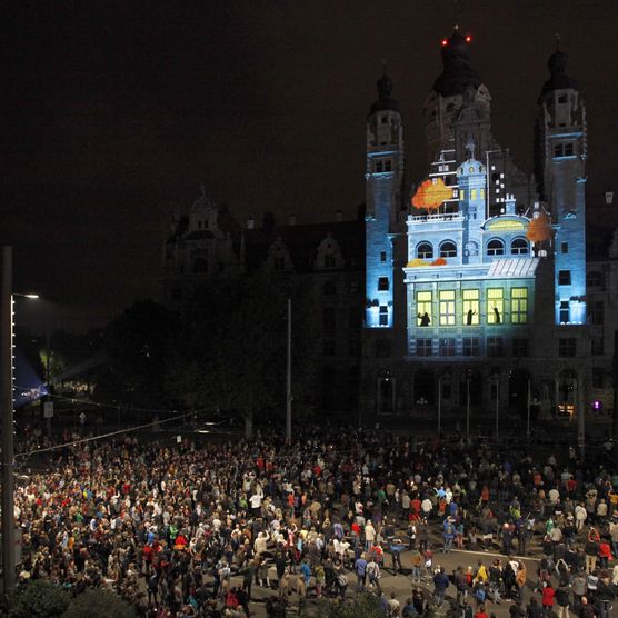Lichtfest Leipzig 2014: Wahlraum "I vote, I build" von Théoriz Studio am Neuen Rathaus