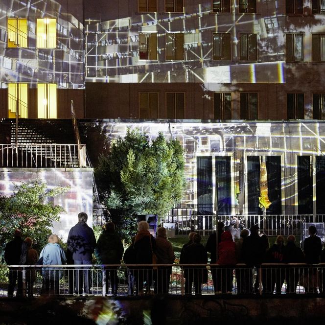 Lichtfest Leipzig 2019: Eröffnung Lichtraum 3 "Schließt euch an!" im Park am Schwanenteich