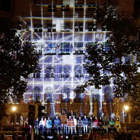 Lichtfest Leipzig 2019: Eröffnung Lichtraum 5 "Jetzt oder nie – Demokratie!" am Goerdeler-Denkmal am Neuen Rathaus Leipzig