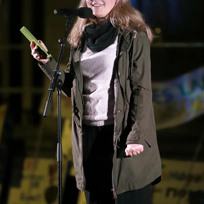 Lichtfest Leipzig 2019: Eröffnung Lichtraum 4 "Keine Gewalt!" im Innenhof der ehemaligen Stasi-Zentrale/Runde Ecke