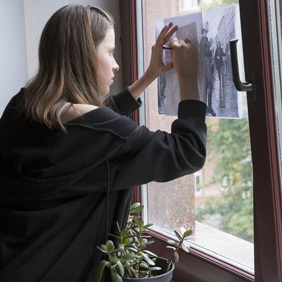 Fürs Lichtfest Leipzig 2021: Impression vom Workshop für das Projekt "WIR SIND" im Archiv Bürgerbewegung