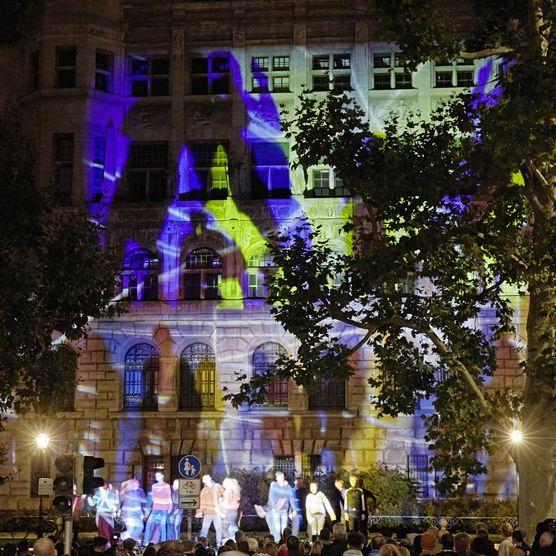 Lichtfest Leipzig 2019: Eröffnung Lichtraum 5 "Jetzt oder nie – Demokratie!" am Goerdeler-Denkmal am Neuen Rathaus Leipzig