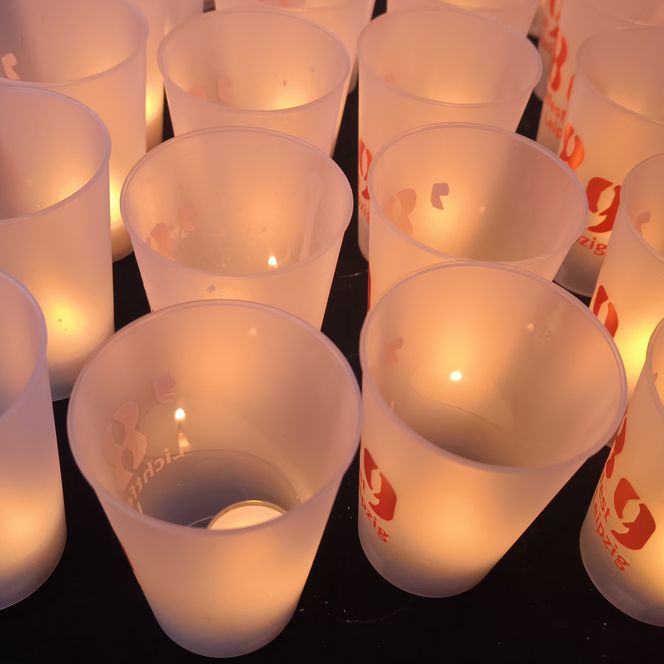 Lichtfest 2026: Kerzenbecher am Kerzenpodest
