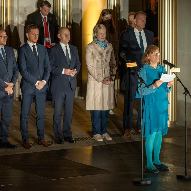 Lichtfest Leipzig 2024 Eröffnung auf dem Augustusplatz mit Grußworten von Elke Urban, Olaf Scholz, Burkhard Jung und Michael Kretschmer