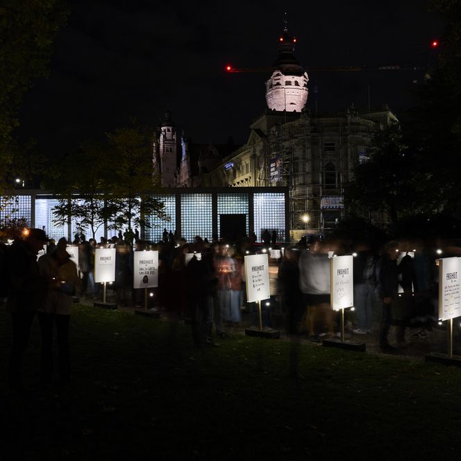 Lichtfest Leipzig 2025: das Projekt „Vertrauen – Freiheit – Verantwortung" von Anke Stiller
