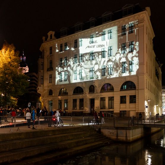 Lichtfest Leipzig 2024 mit der interaktiven Installation von Heelemann & Scheibe am Dittrichring Leipzig