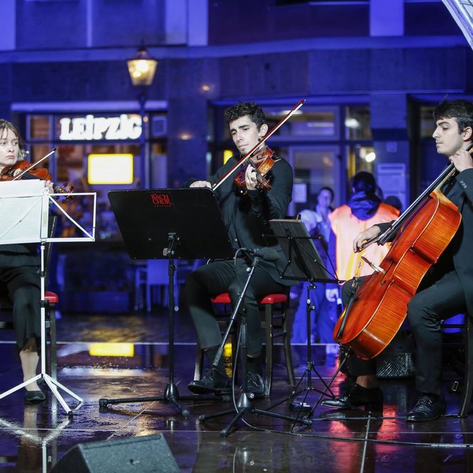 Lichtfest Leipzig 2023: Eröffnung mit musikalischer Umrahmung durch ein Ensemble der Hochschule für Musik und Theater "Felix Mendelssohn Bartholdy“ Leipzig