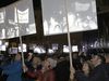 Lichtfest Leipzig 2021: partizipative Videoinstallation "WIR SIND" von Glowing Bulbs auf dem Augustusplatz Leipzig