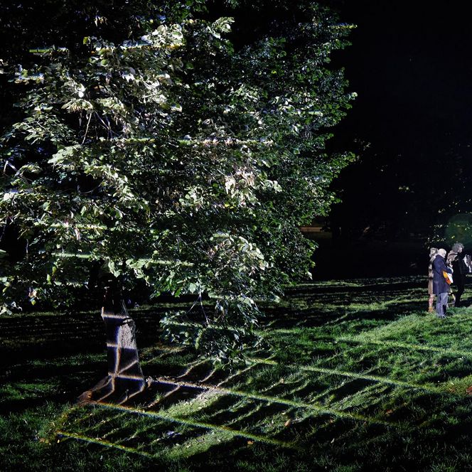 Lichtfest Leipzig 2019: Lichtraum 6 "Für ein offenes Land mit freien Menschen!" im Schillerpark (Lenné-Anlage)