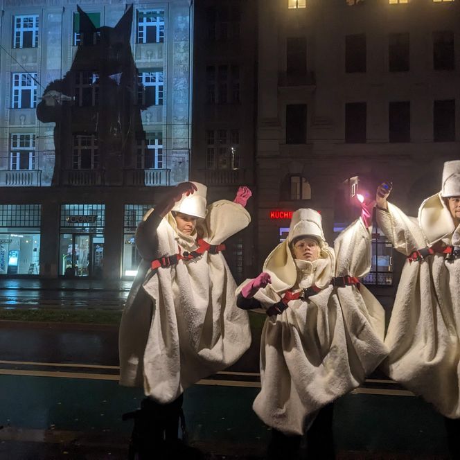 Lichtfest Leipzig 2024 mit Projekt der Partnerstadt Brünn "Counting sheep" am Dittrichring