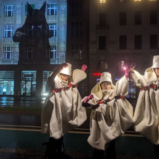 Lichtfest Leipzig 2024 mit Projekt der Partnerstadt Brünn "Counting sheep" am Dittrichring