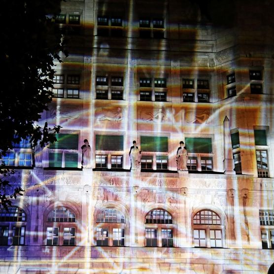 Lichtfest Leipzig 2019: Eröffnung Lichtraum 5 "Jetzt oder nie – Demokratie!" am Goerdeler-Denkmal am Neuen Rathaus Leipzig