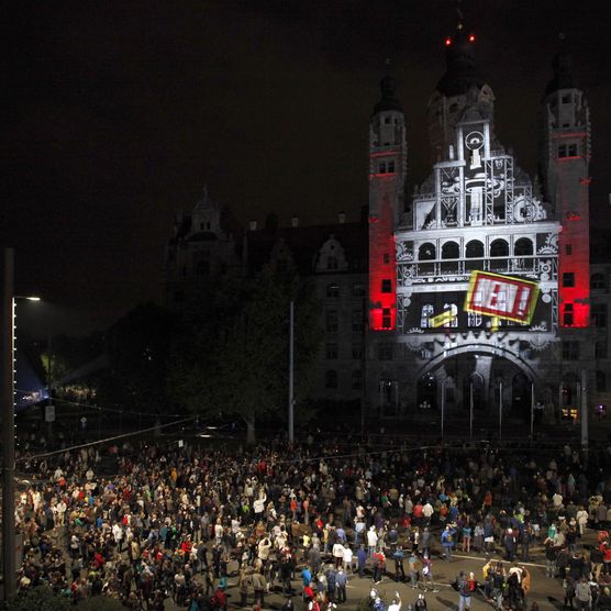 Lichtfest Leipzig 2014: Wahlraum "I vote, I build" von Théoriz Studio am Neuen Rathaus