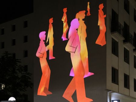 Lichtfest Leipzig 2024 mit Lichtprojektion "Where did the hero come from?" von EunJin Park am Nikolaikirchhof Leipzig