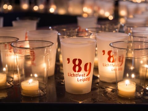 Pressefoto Lichtfest Leipzig: Kerzenbecher Querformat