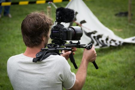 Der Erlös aus der Lichtfest-Spendenaktion Kerzenpatenschaft im Rahmen des Lichtfest 2022 ging an das Journalists-in-Residence-Programm des in Leipzig beheimateten Europäischen Zentrums für Presse und Medienfreiheit (ECPMF)