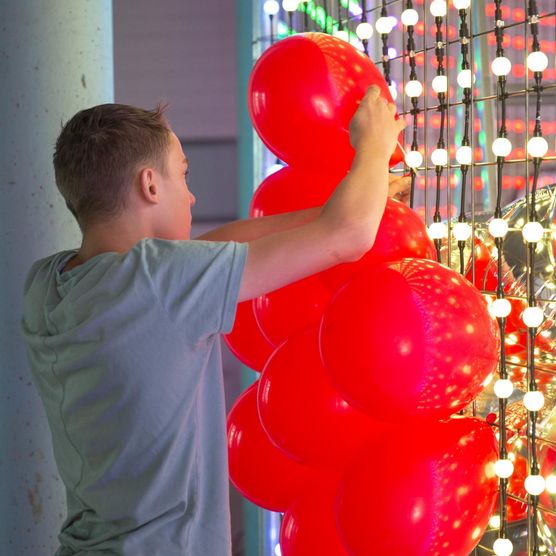 Workshop für das Lichtfest Leipzig 2021: Projekt „Ring (do/undo/redo)" auf dem Burgplatz