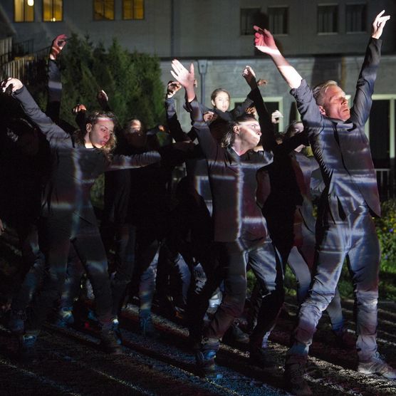Lichtfest Leipzig 2019: Eröffnung Lichtraum 3 "Schließt euch an!" im Park am Schwanenteich