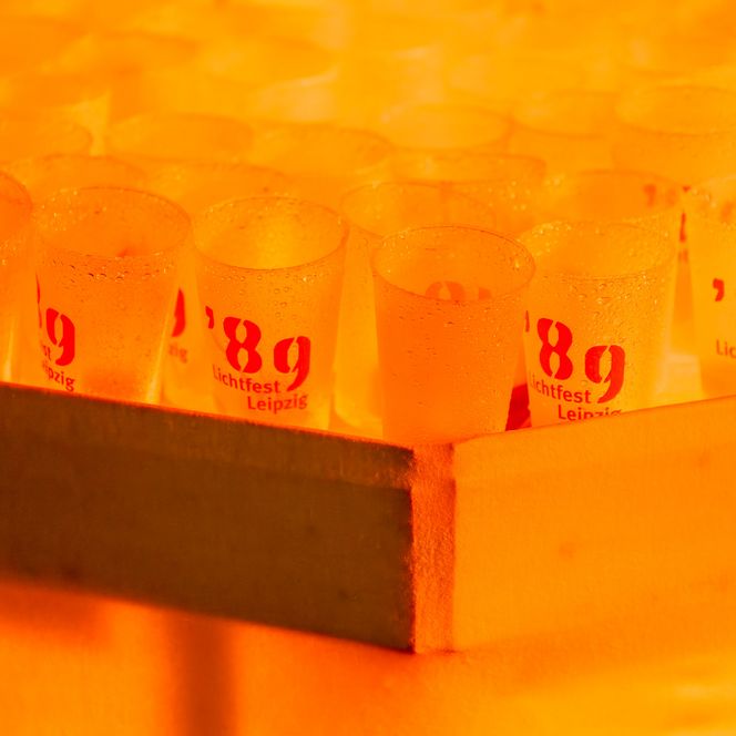 Lichtfest 2026: Kerzenbecher am Kerzenpodest