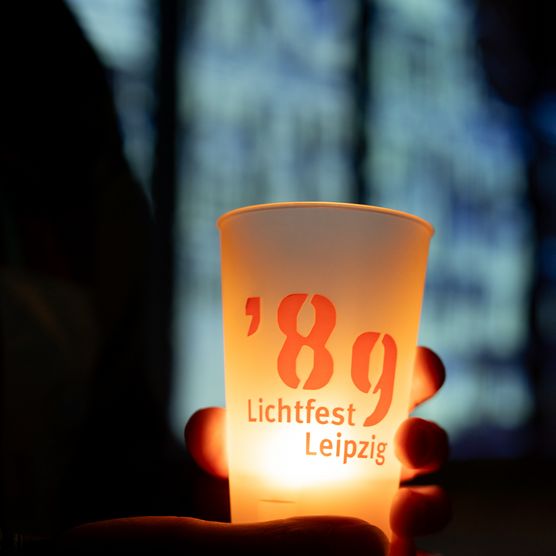 Lichtfest Leipzig 2024 mit nachhaltigen Mehrwegkerzenbechern