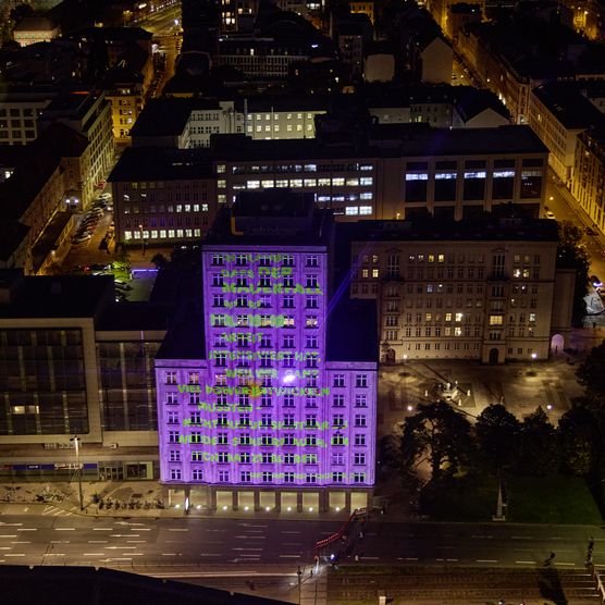 Lichtfest Leipzig 2024 mit dem Projekt "Erinnerung transformieren" von Ewa Meister, Johanna Ralser, Judith Selenko am Europahaus Leipzig.
