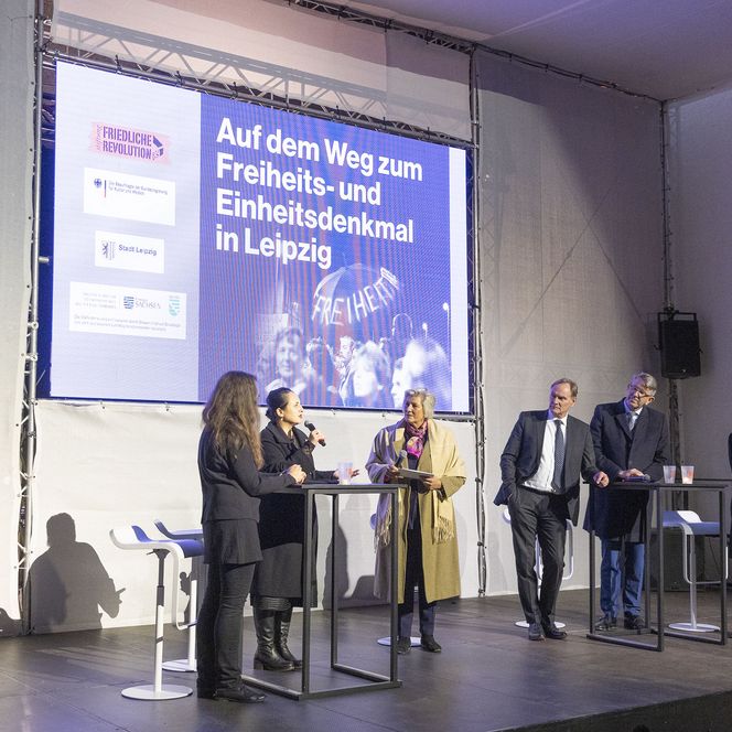 Lichtfest Leipzig 2025: Grundsteinlegung Freiheits- und Einheitsdenkmal