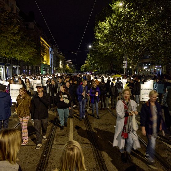 Lichtfest Leipzig 2024 mit der interaktiven Installation "Vertrauen – Freiheit – Verantwortung" von Anke Stiller