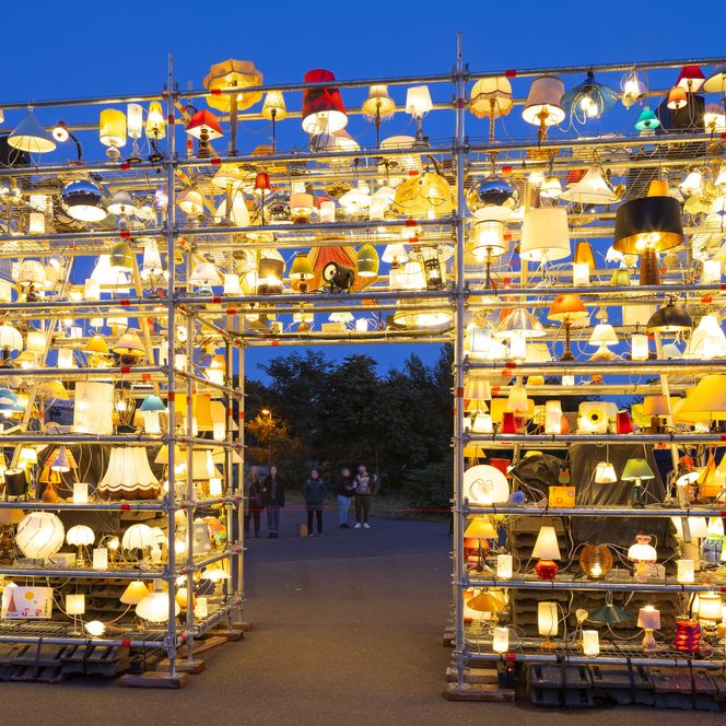 Lichtfest Leipzig 2024: Im Rahmen des Lichtfest XXL war das Projekt "Passage" von Fils de Créa über den 9. Oktober hinaus zu sehen.