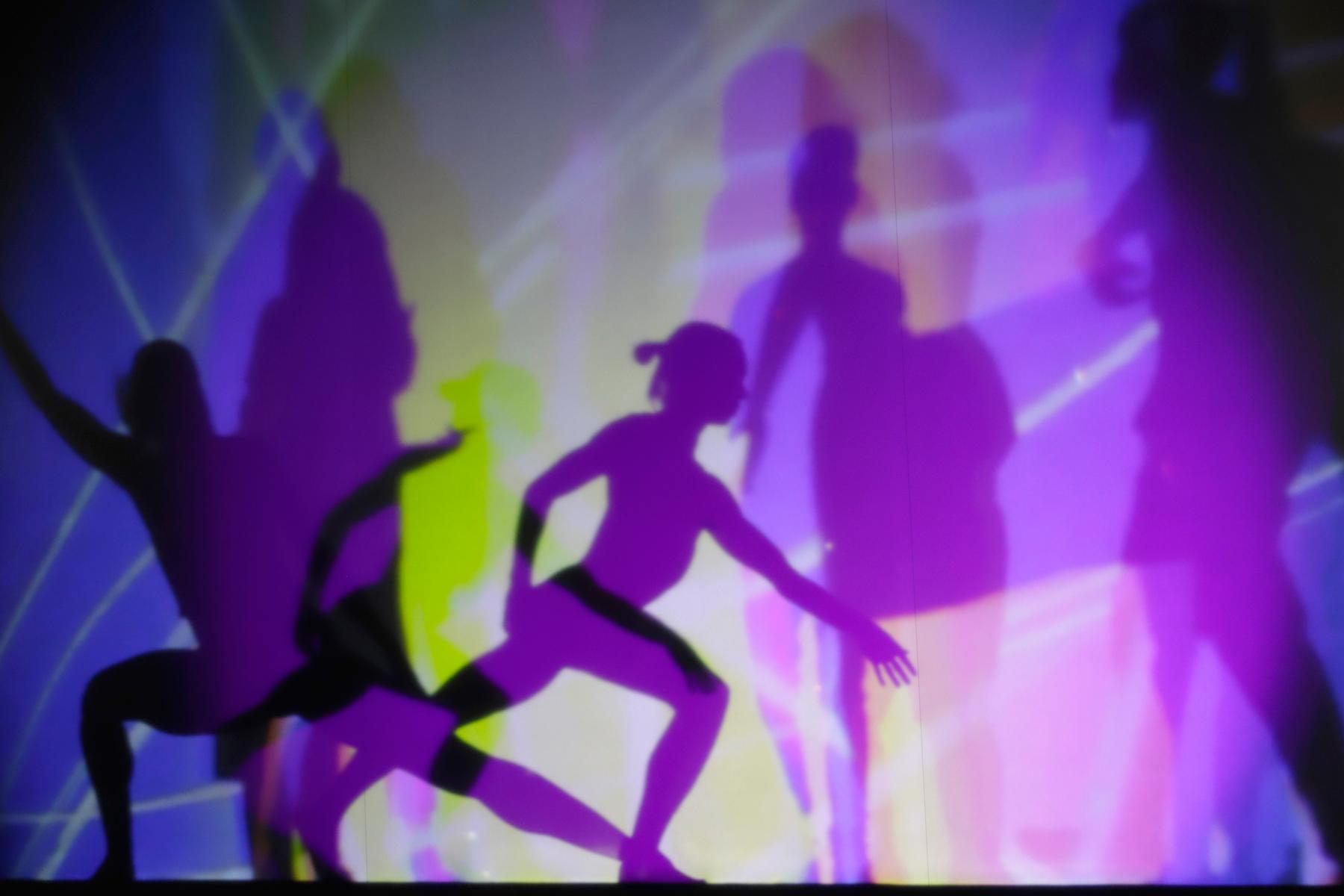 Tanz steht im Mittelpunkt bei der Eröffnung des dritten Lichtraums. Foto PUNCTUM / Alexander Schmidt